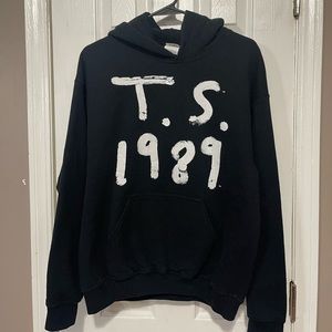 Taylor Swift 1989 concert hoodie